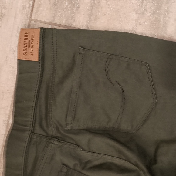 Signature by Levi Strauss pull on skinny pants size 10 - Picture 7 of 12